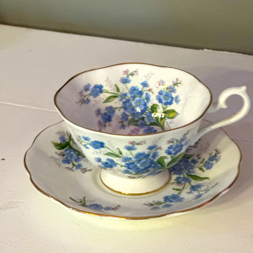 Vintage Royal Albert floral China tea cup